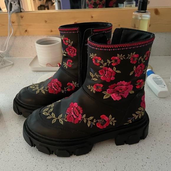 Farm Rio Embroidered Chelsea Boot - Picture 2 of 2